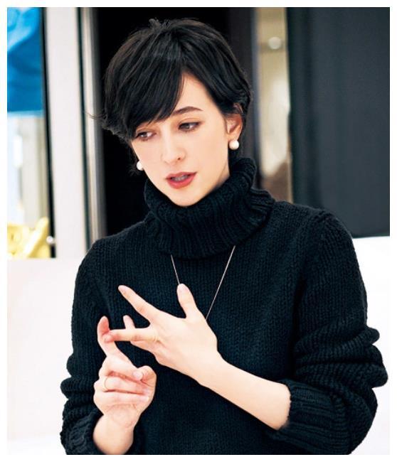 娱乐圈吃瓜的男明星小说,瓜田里的明星风云录